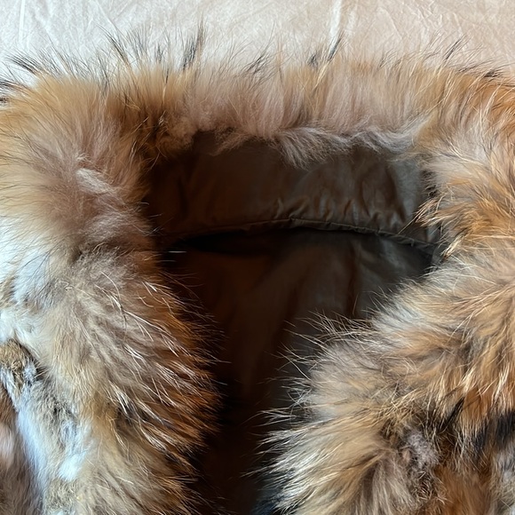 Diomi Fur Vest Rabbit/Raccoon Reversible Collared Medium - Picture 3 of 15